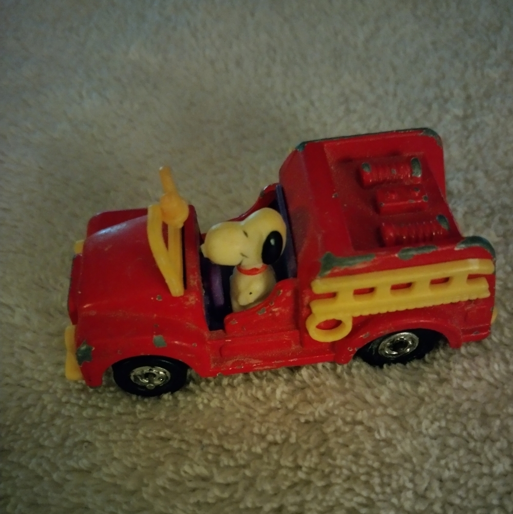 Vintage Aviva Snoopy Fire Truck C20 1958 1966 Charlie Brown Diecast